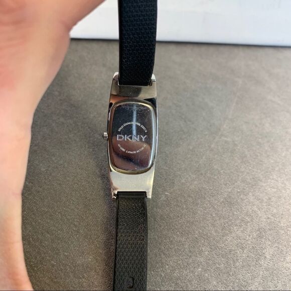 Dkny mirrored face watch - Picture 4 of 4